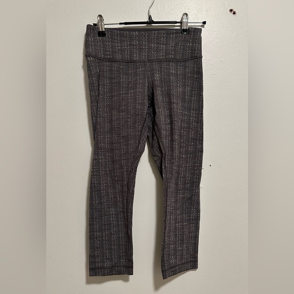 lululemon athletica Pants - Lulu crop leggings